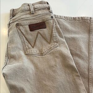 Wrangler Tan Straight Jeans Classic Style